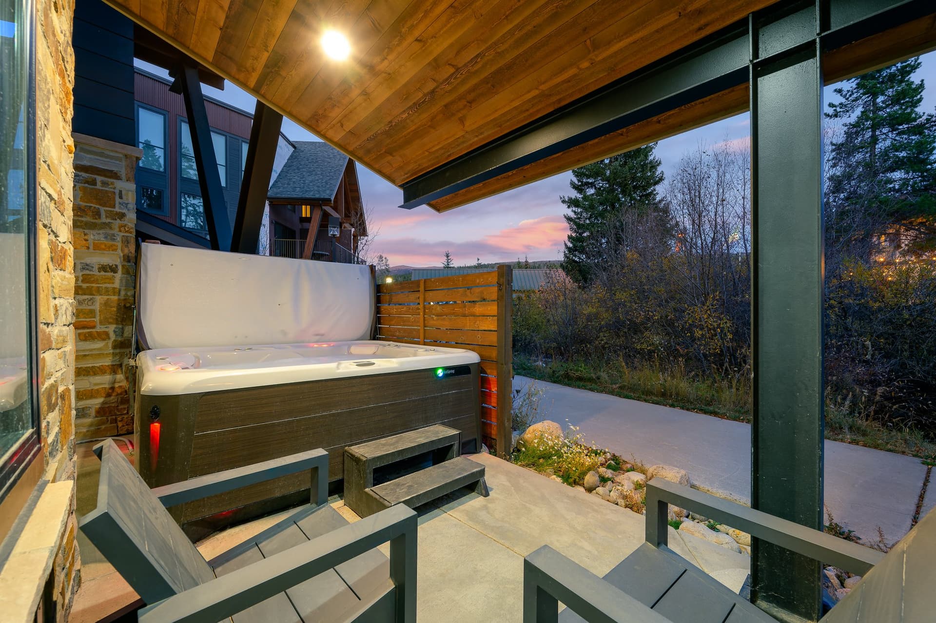 Arrow Luxury Creekside #244 - Image 4