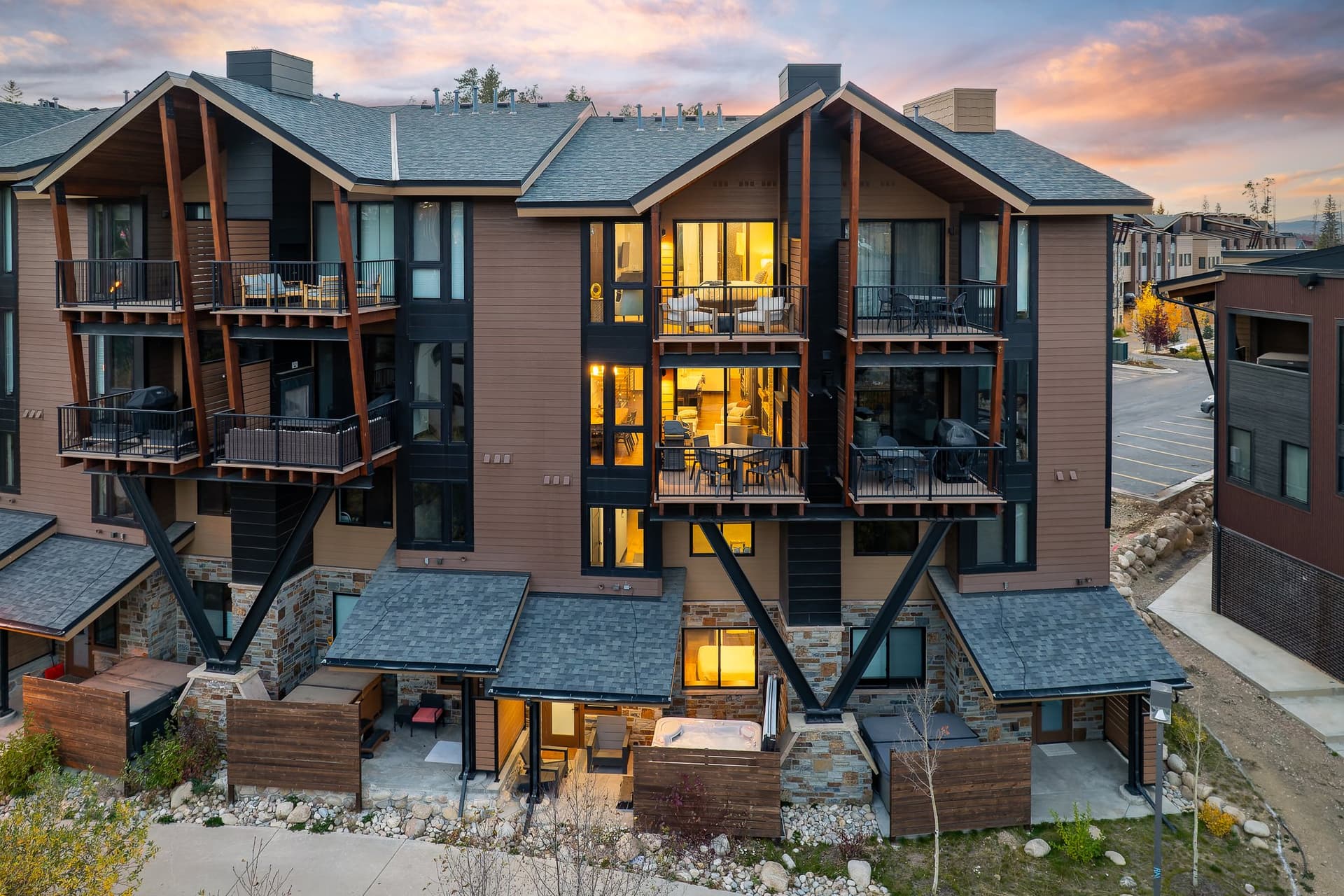 Arrow Luxury Creekside #244 - Image 17