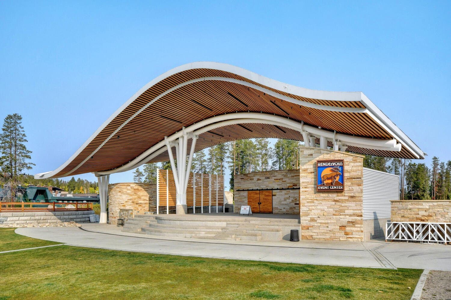 Arrow Luxury Creekside #244 - Image 56