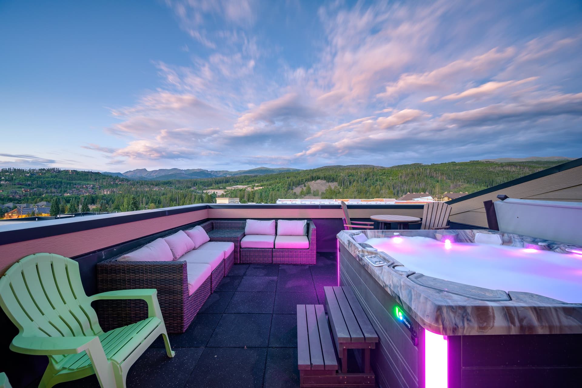 Arrow Penthouse Townhome #282 - Image 2