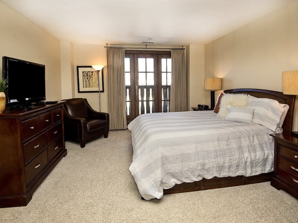 Ascent Condo #312 - Image 11