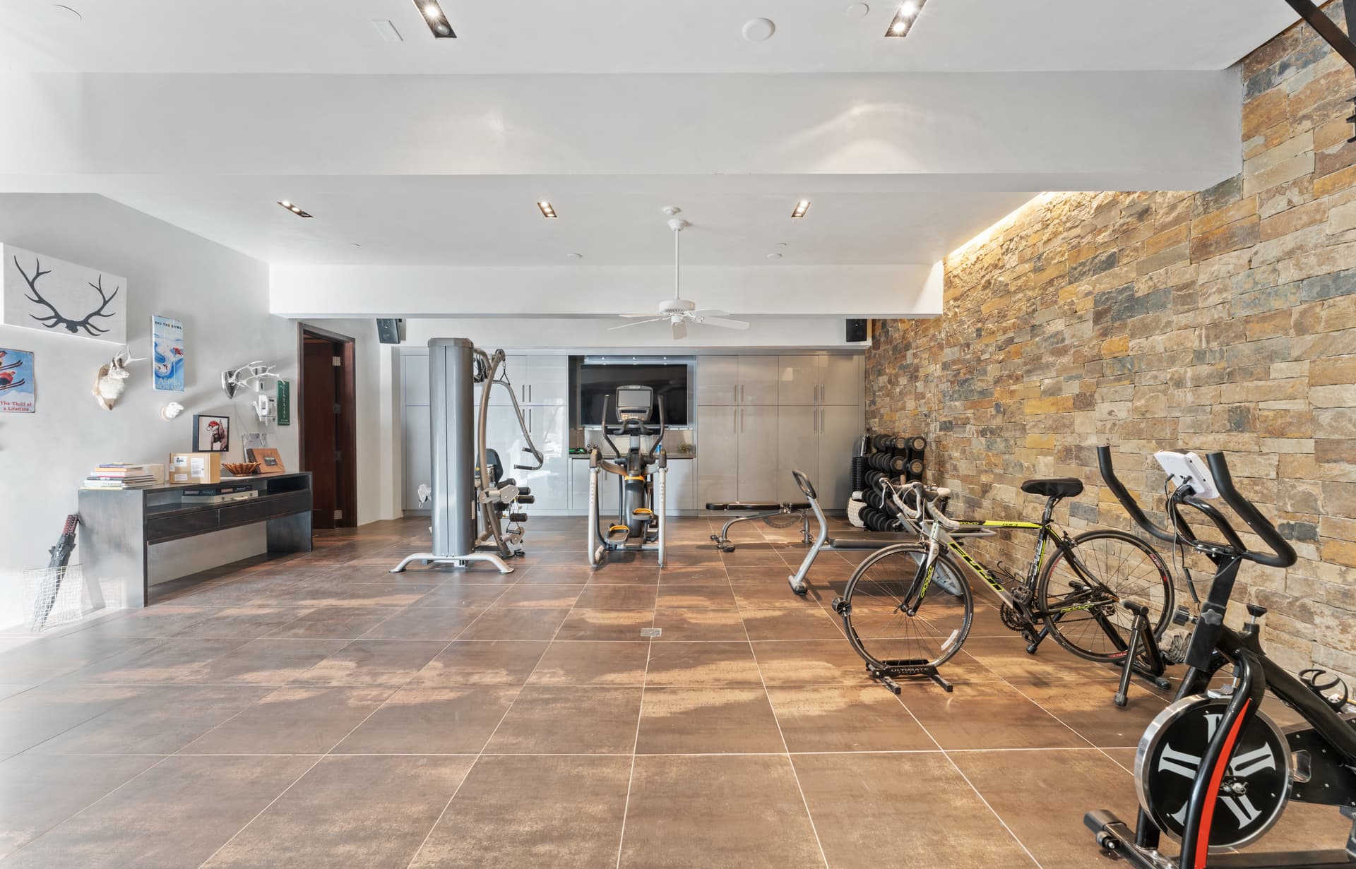 Silverado - Image 40