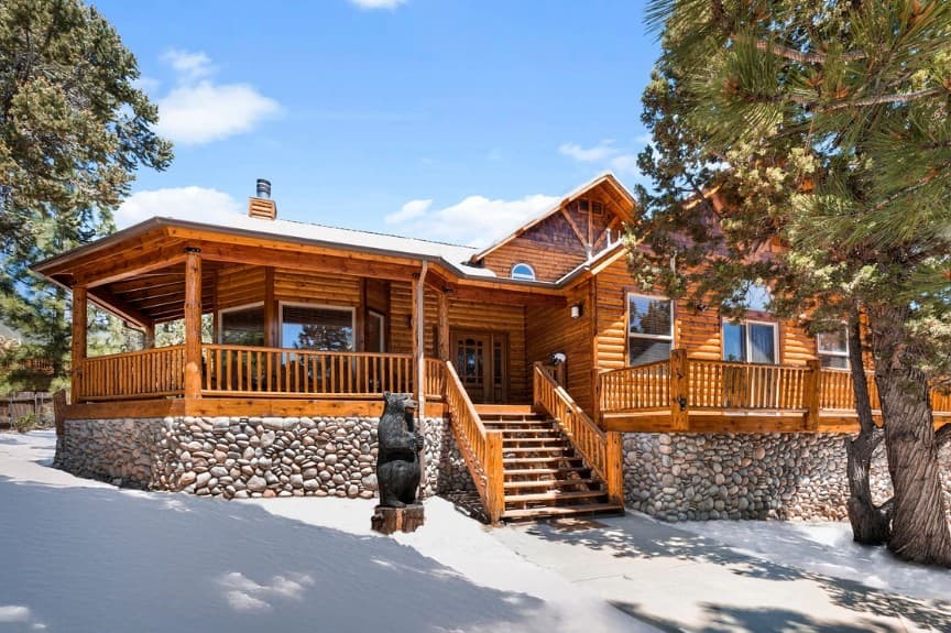 Linaker Lodge - Image 1