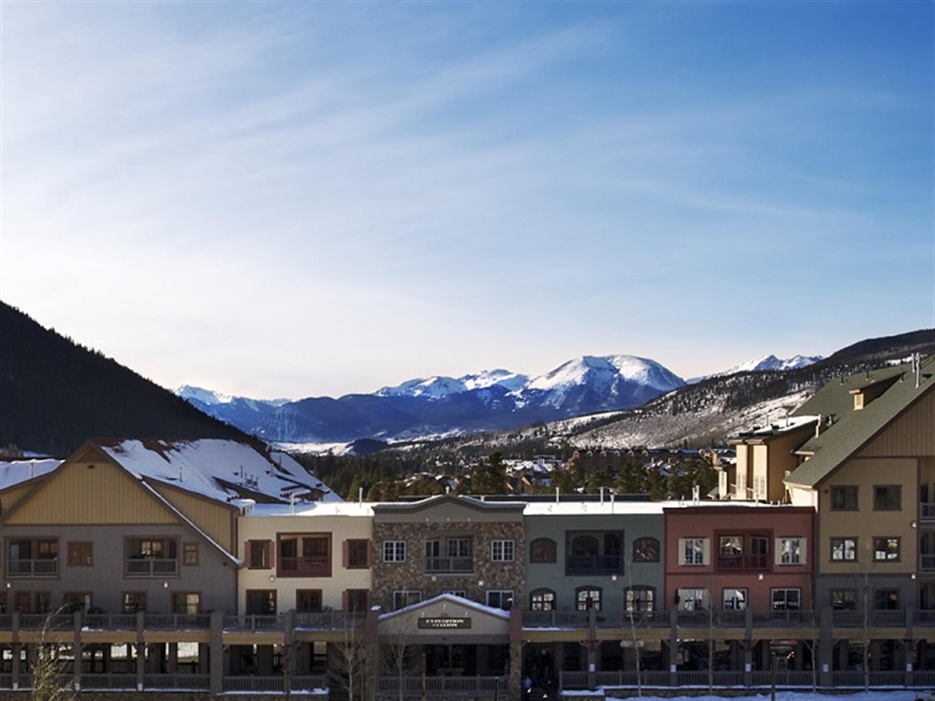 Summit Solace Lodge - Image 4