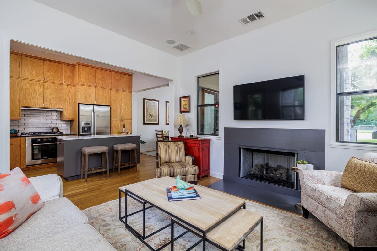 Barton Springs Oasis - Image 3