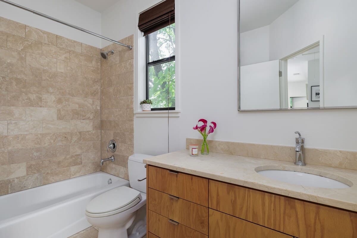 Barton Springs Oasis - Image 12