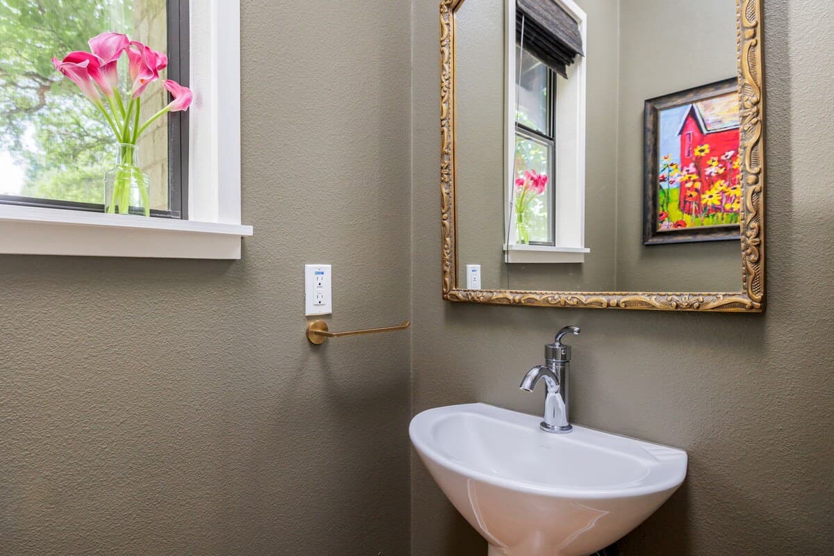 Barton Springs Oasis - Image 14