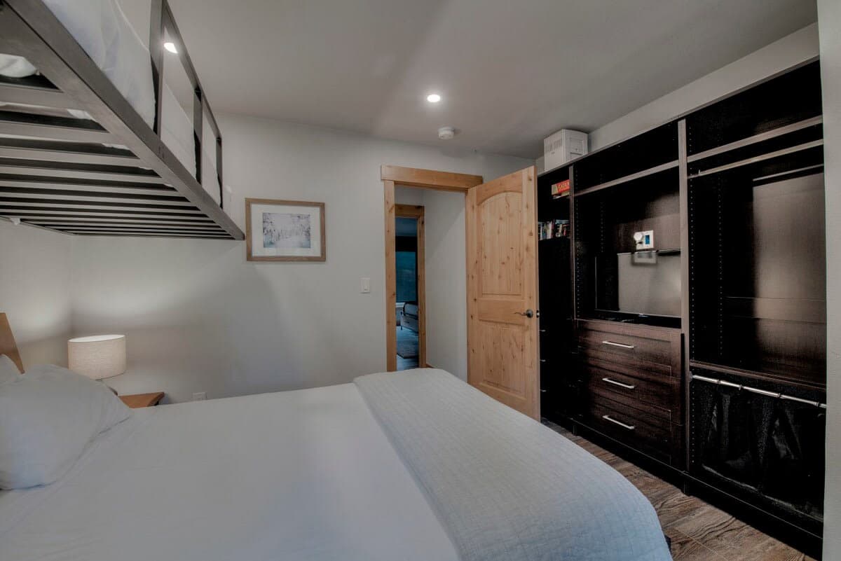 Peaks and Pines - Image 13