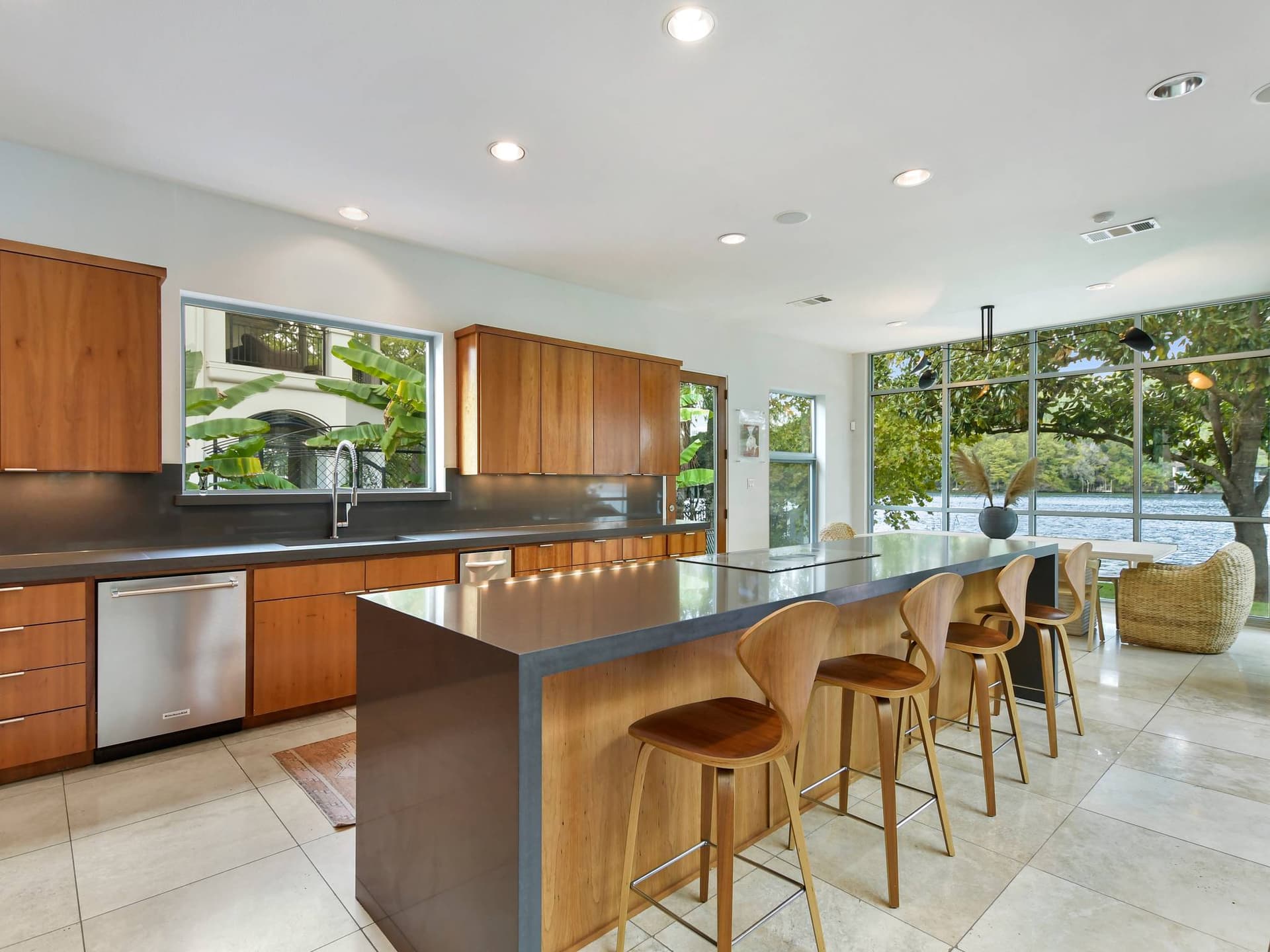 Emerald on Lake Austin - Image 35