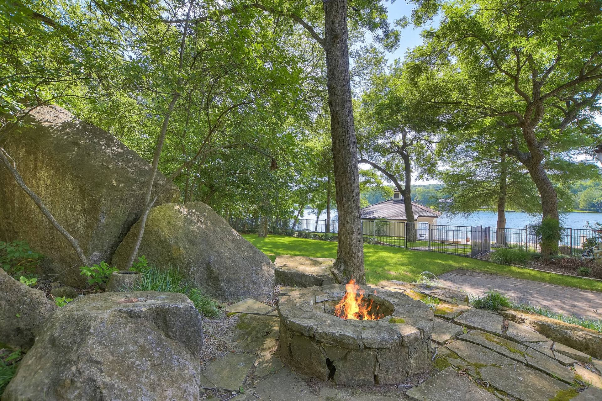 Casa Paradiso on Lake Austin - Image 32