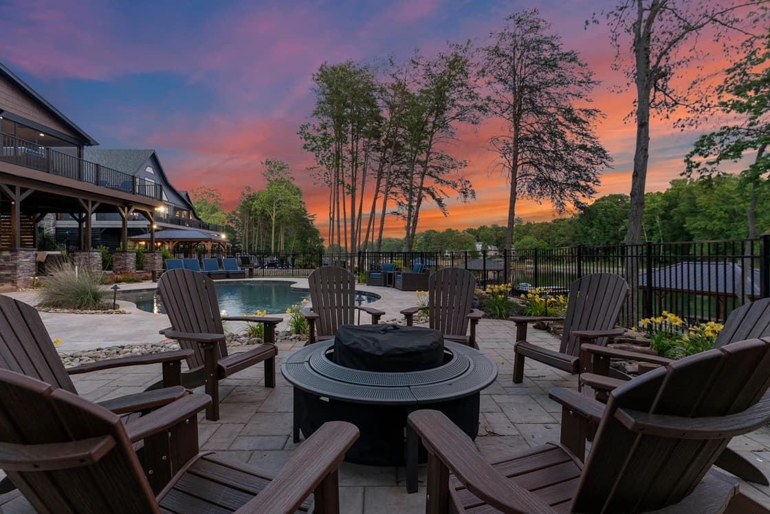 Black Bear Lodge - Image 8