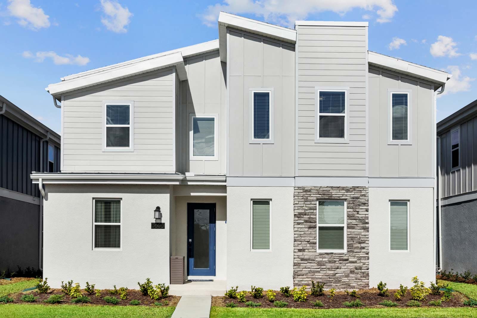 Colossal Court - Image 1