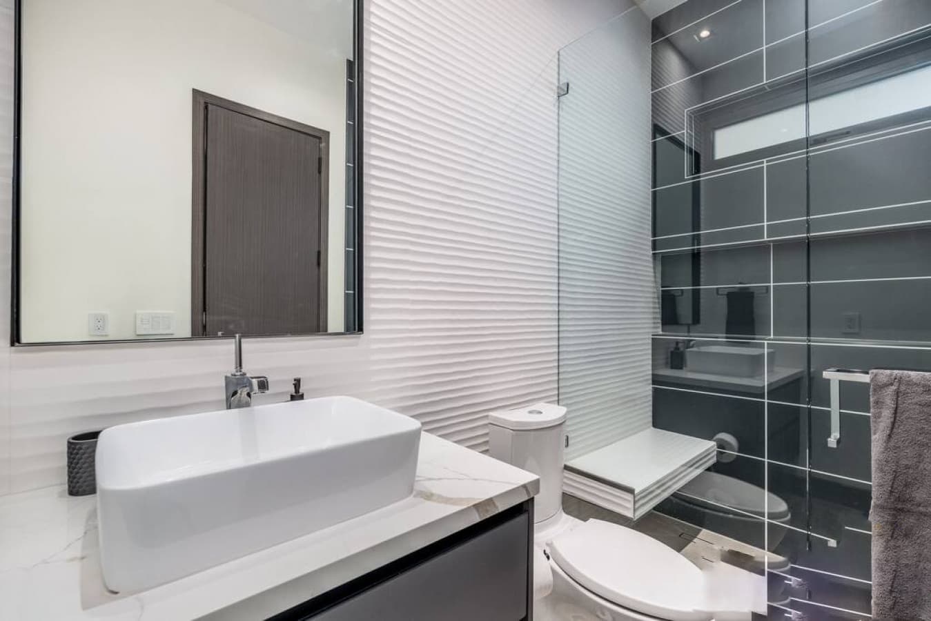 Scottsdale Desert Paradise - Image 38