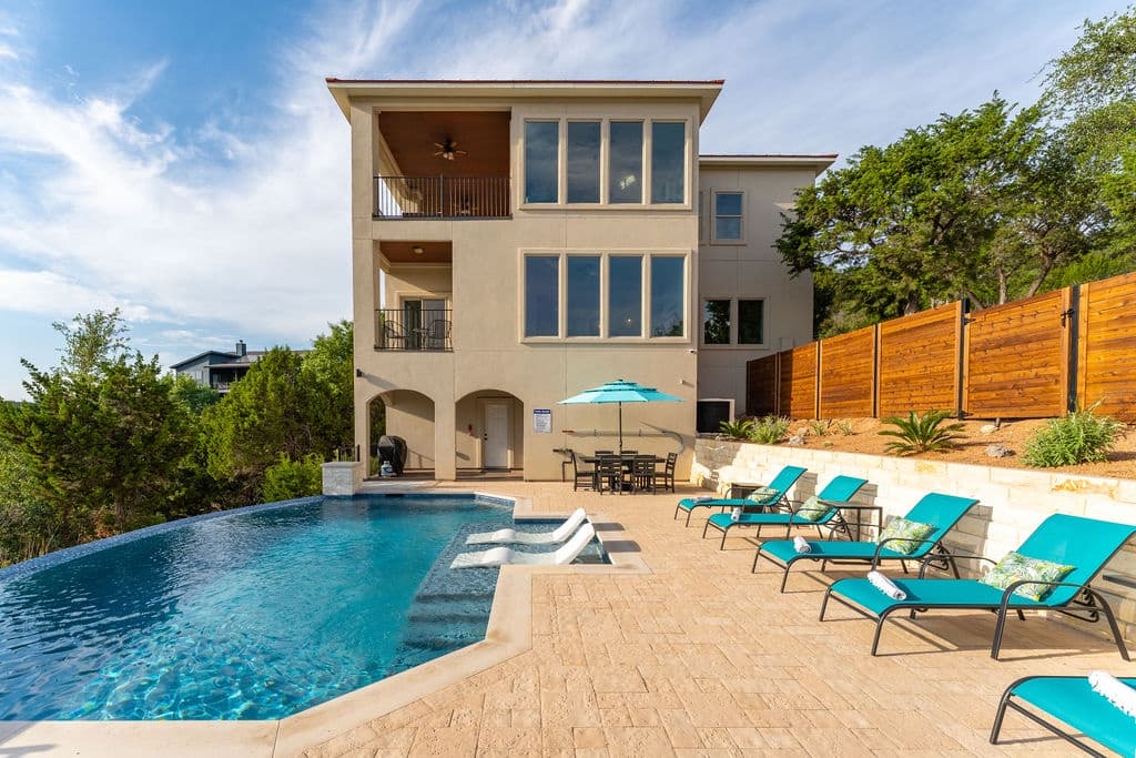 Taking in the View House - Image 39