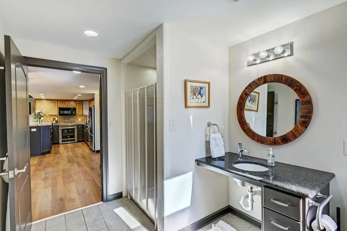 Landover Lodge - Image 32