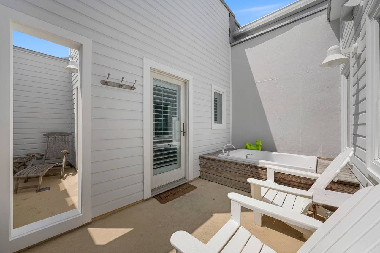 Above The Crowd Home - Image 27