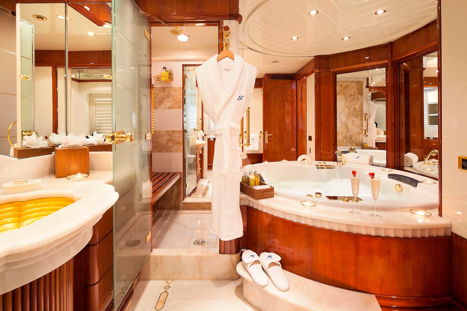 Starfire Yacht - Image 13