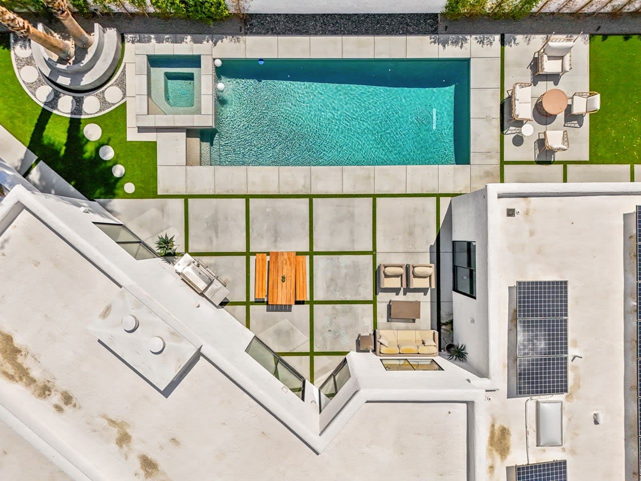 Palm Lighthouse - Image 3