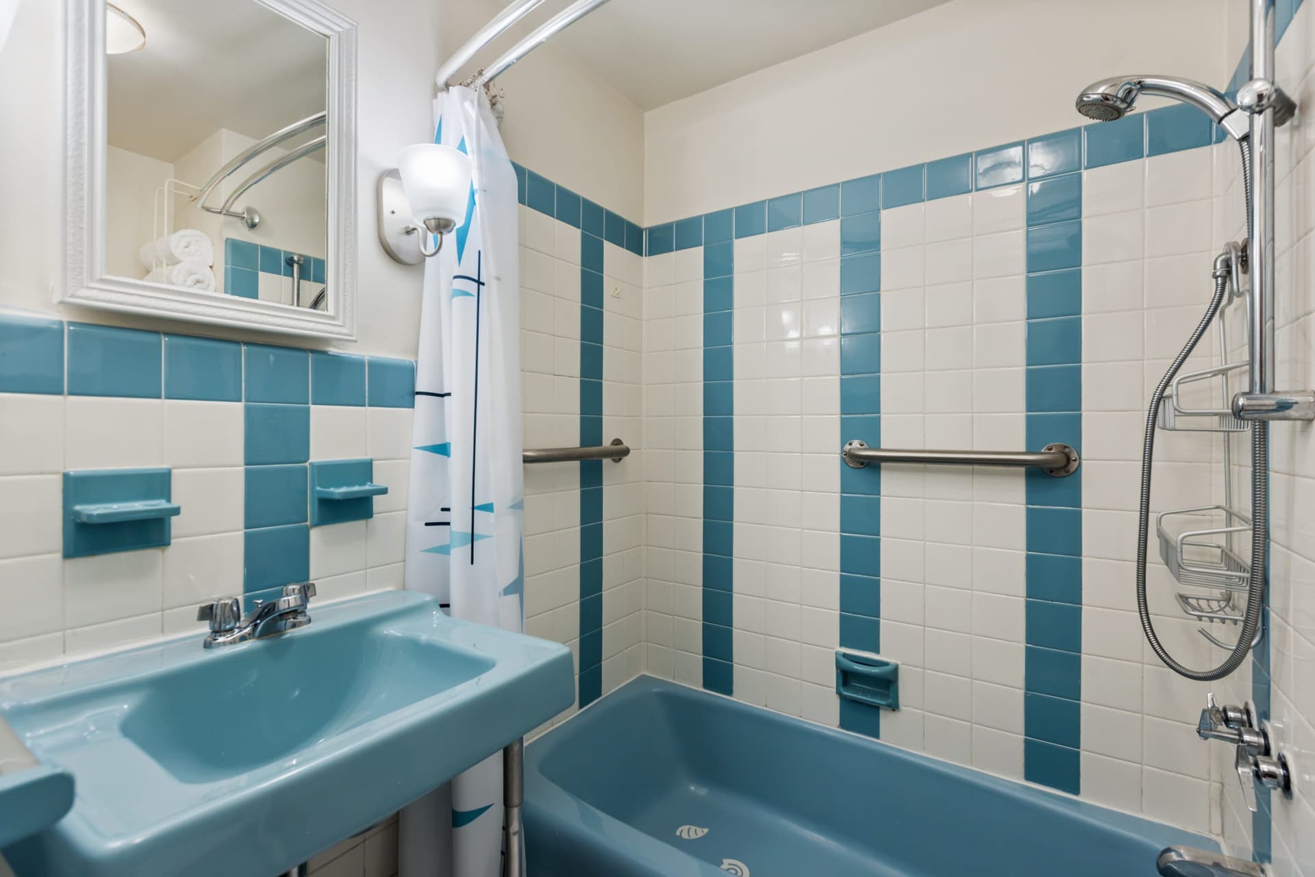 Garden Place - Image 36