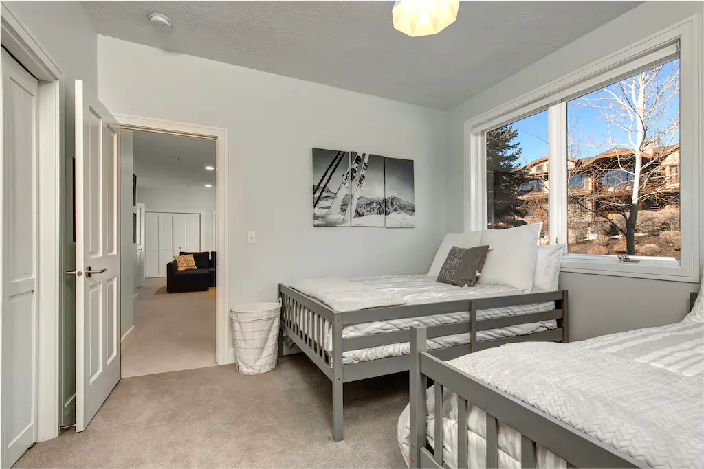 Glamorous Gallivan Place - Image 32