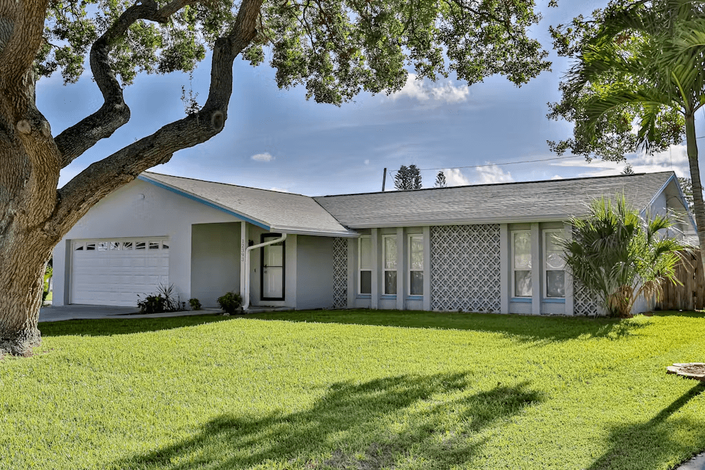 Corner by the Coast - Image 2