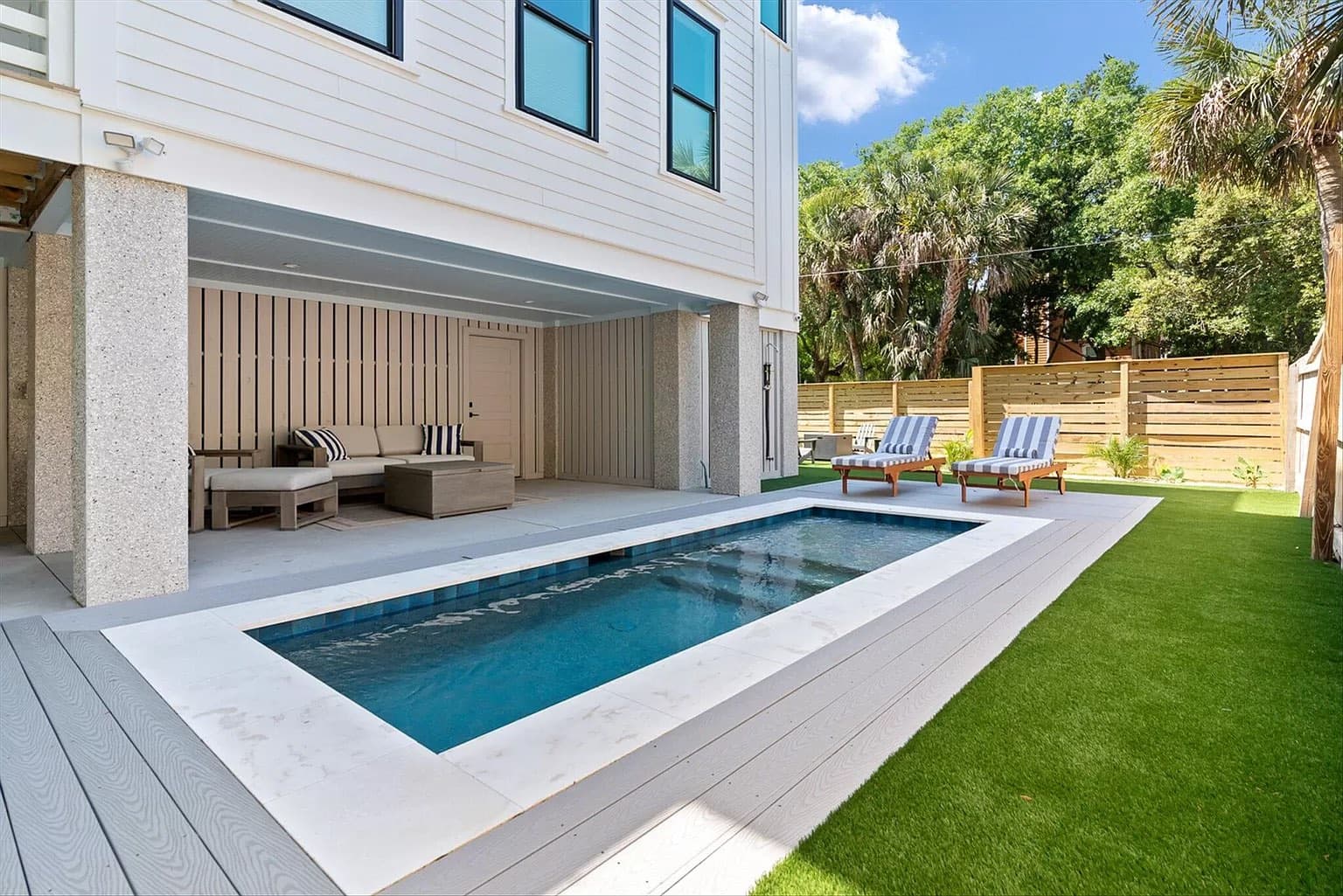 Amalfi Palms Getaway - Image 2