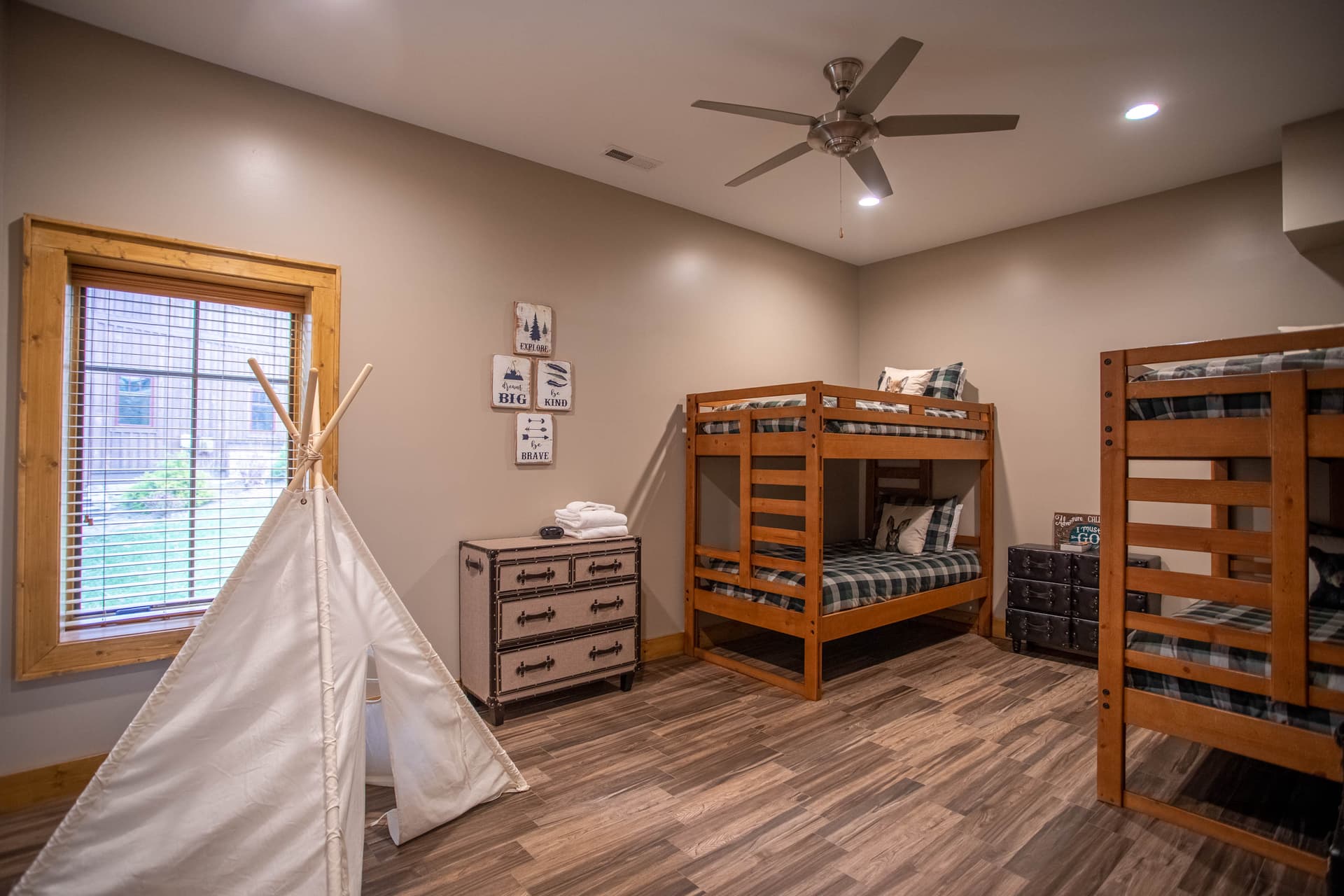 Bag End House - Image 28