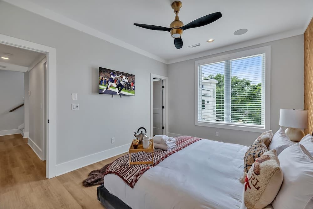 Rooftop Bass - Image 8