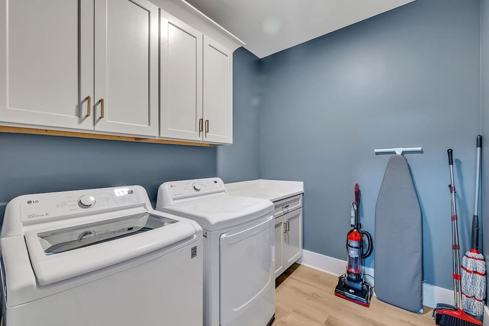 Rooftop Bass - Image 23