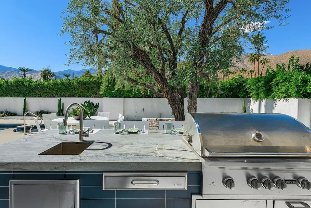 Bauhaus Estate - Image 20