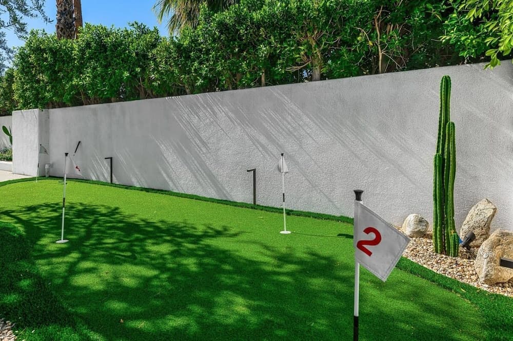 Bauhaus Estate - Image 22