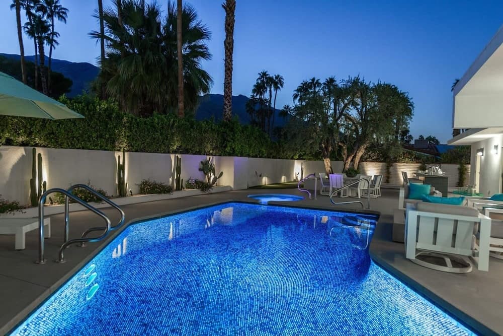 Bauhaus Estate - Image 50