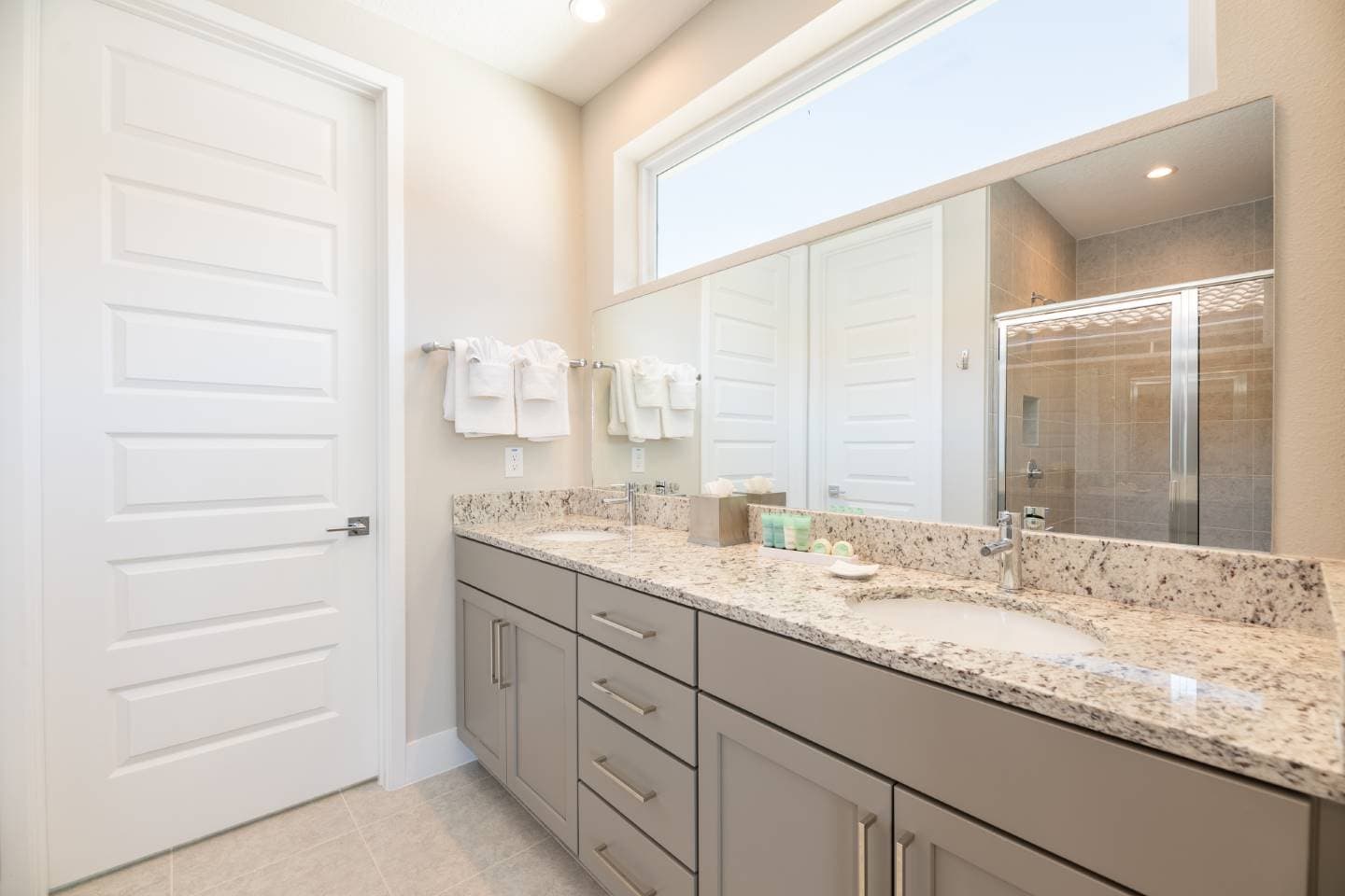 The Bright Bear's Den Oasis - Image 32