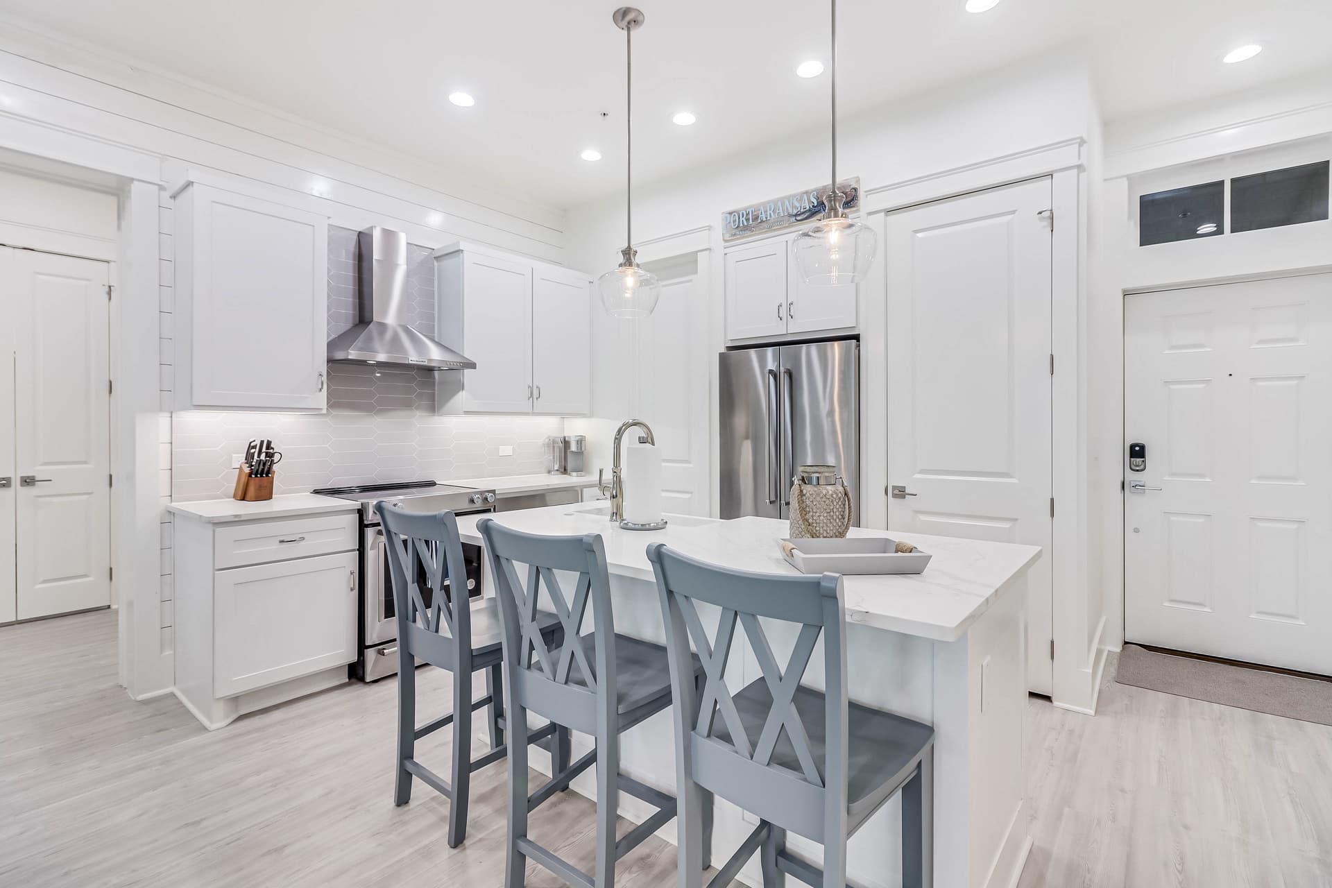 Beach Daze - Image 5