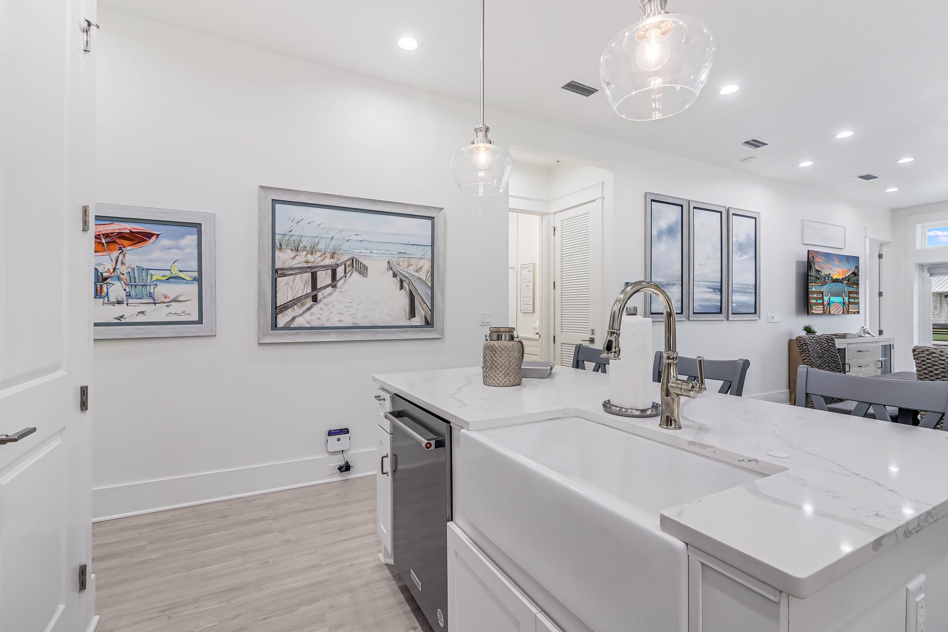 Beach Daze - Image 14