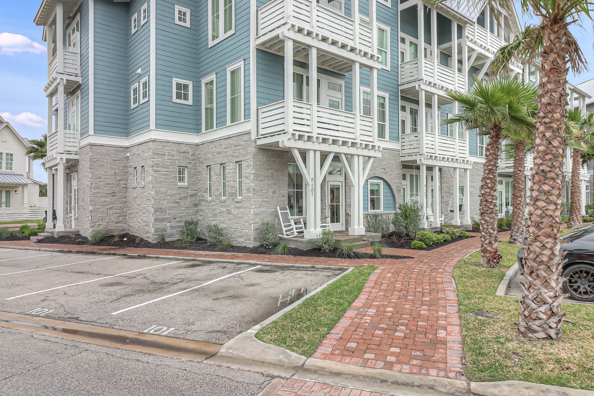 Beach Daze - Image 37