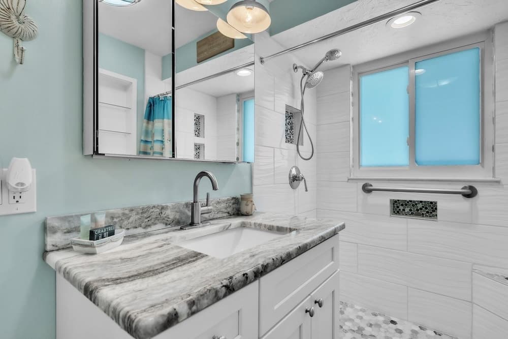 Beach N Bay Villa - Image 9