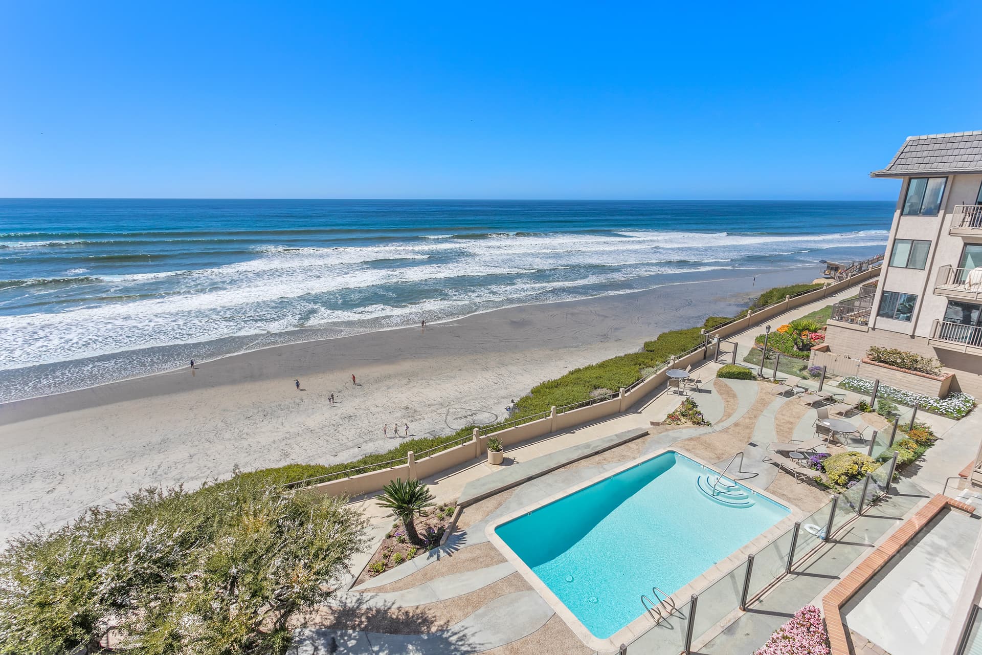 Beach Beauty - Image 3