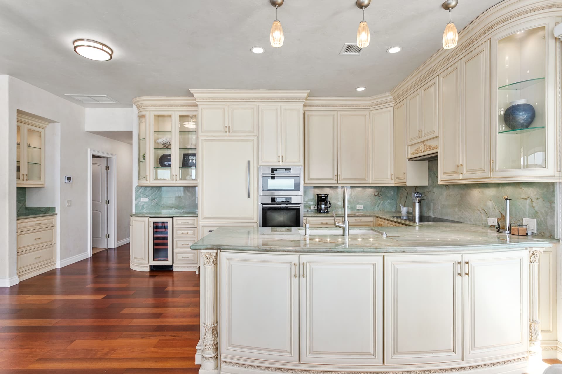 Beach Beauty - Image 5