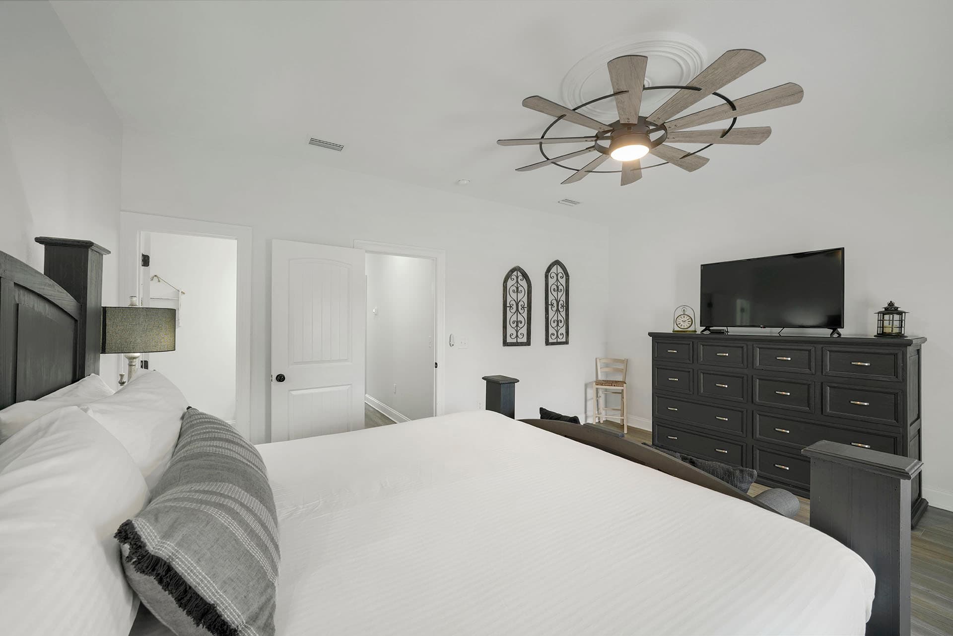 Beaches and Dreams - Image 8