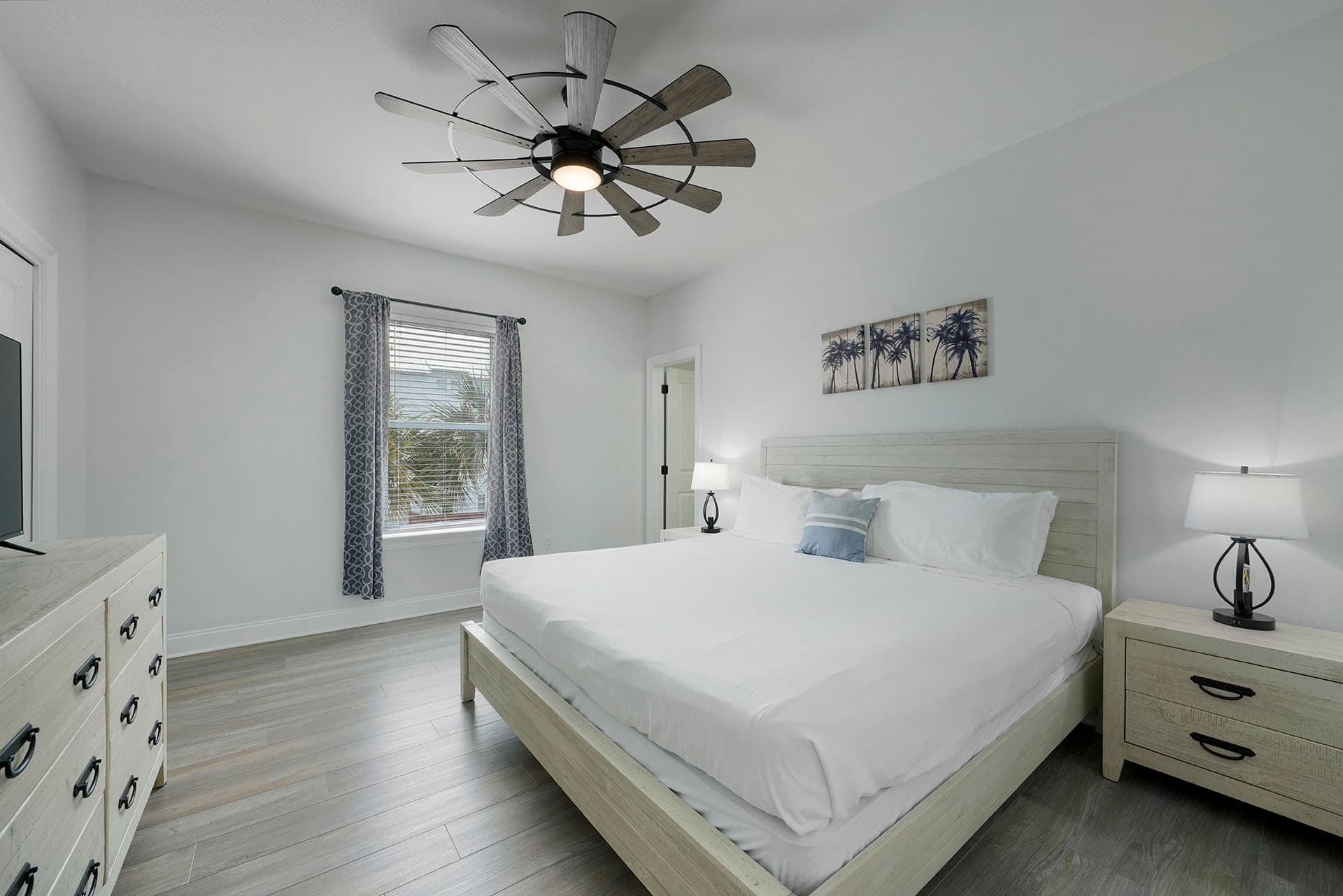 Beaches and Dreams - Image 17