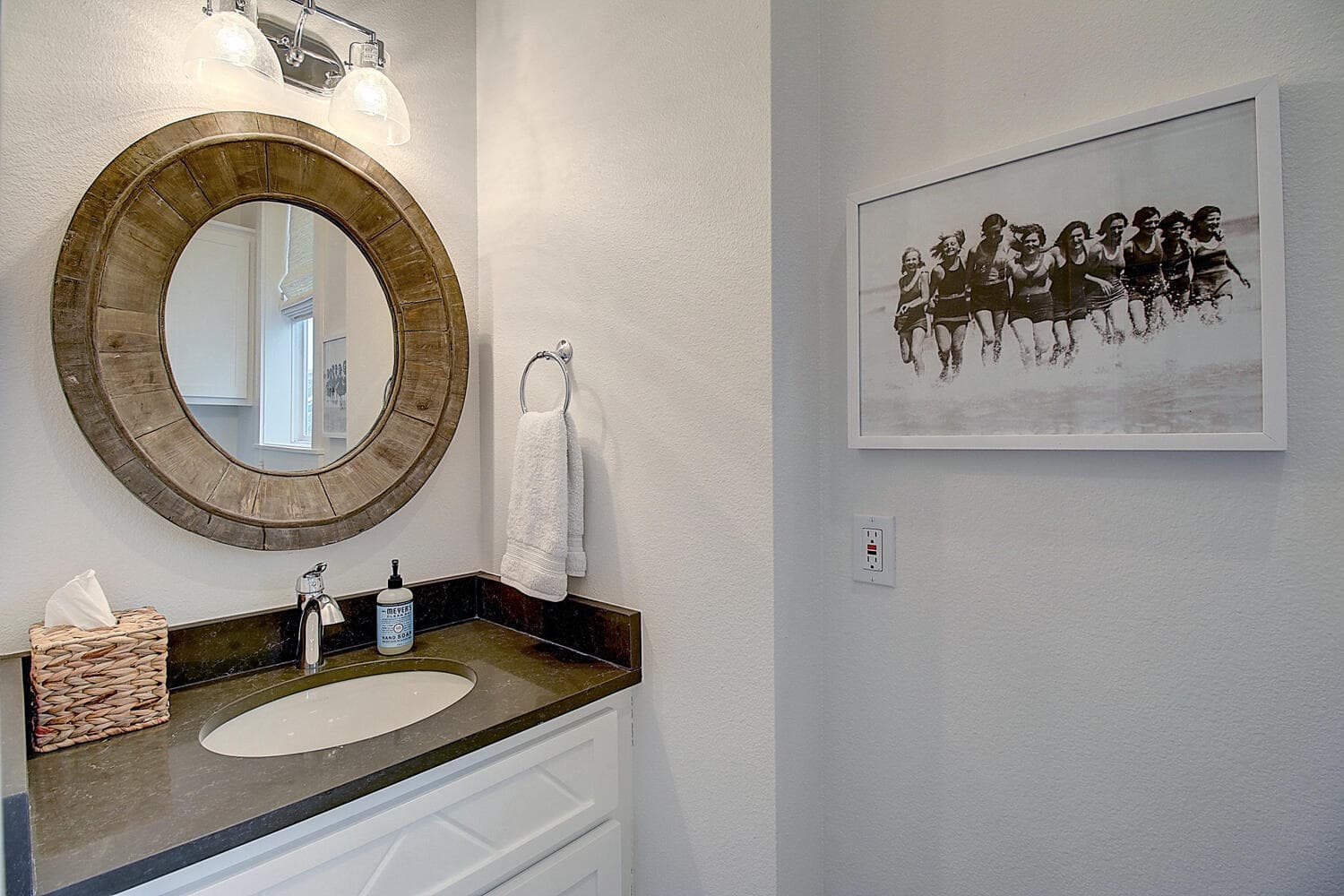 Beachful Easy Feeling - Image 18