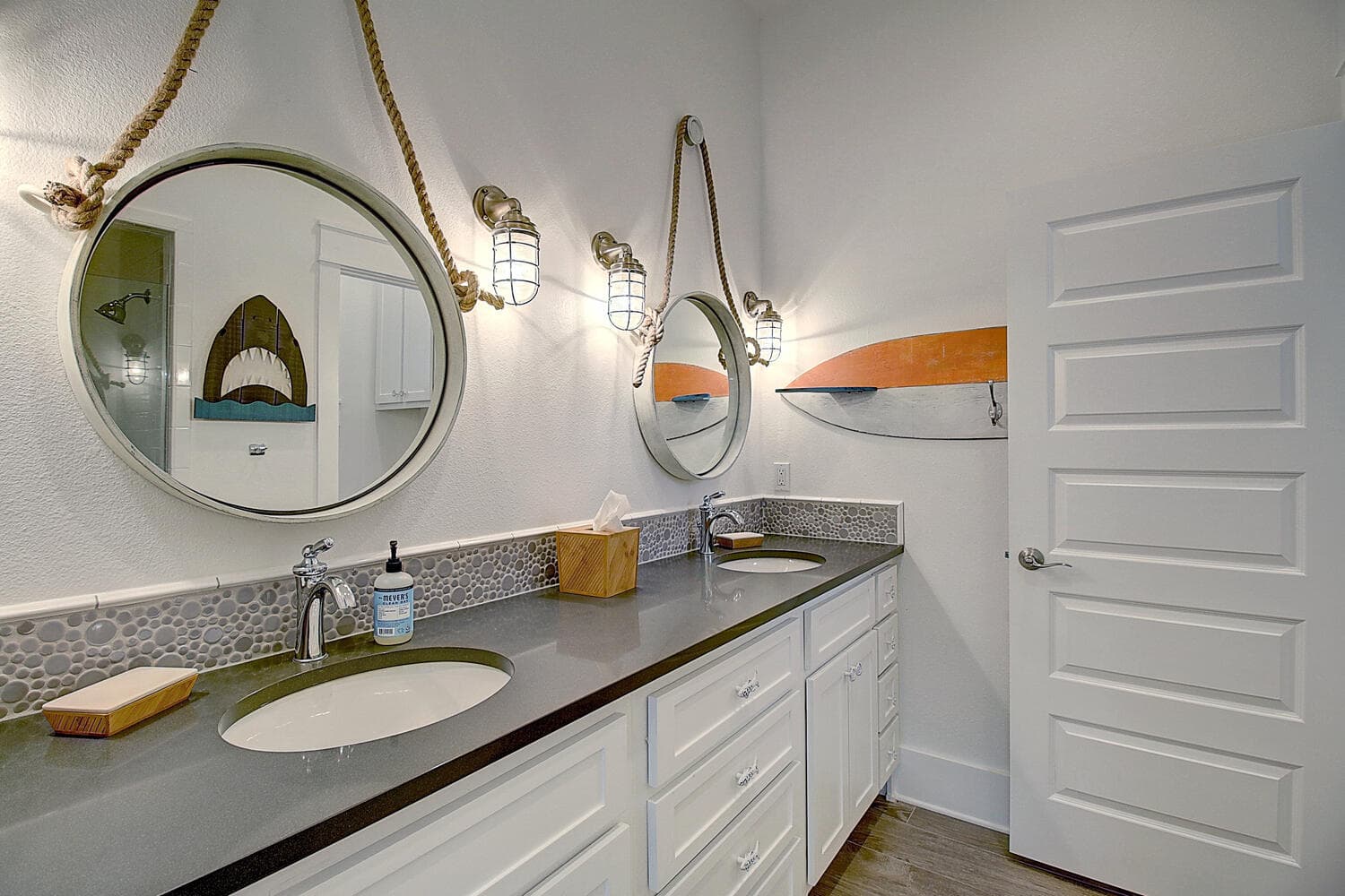 Beachful Easy Feeling - Image 34