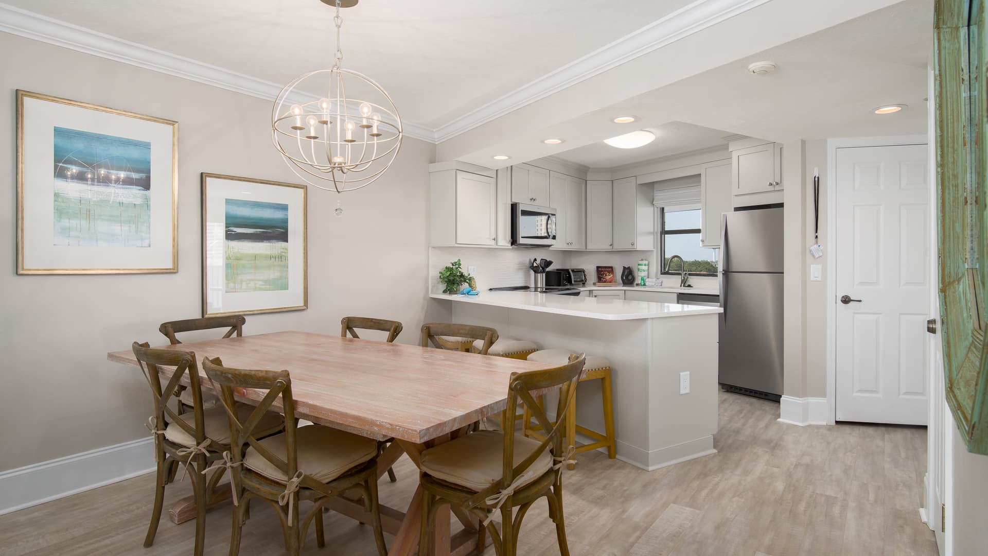 Modern Beach Residence - Image 10