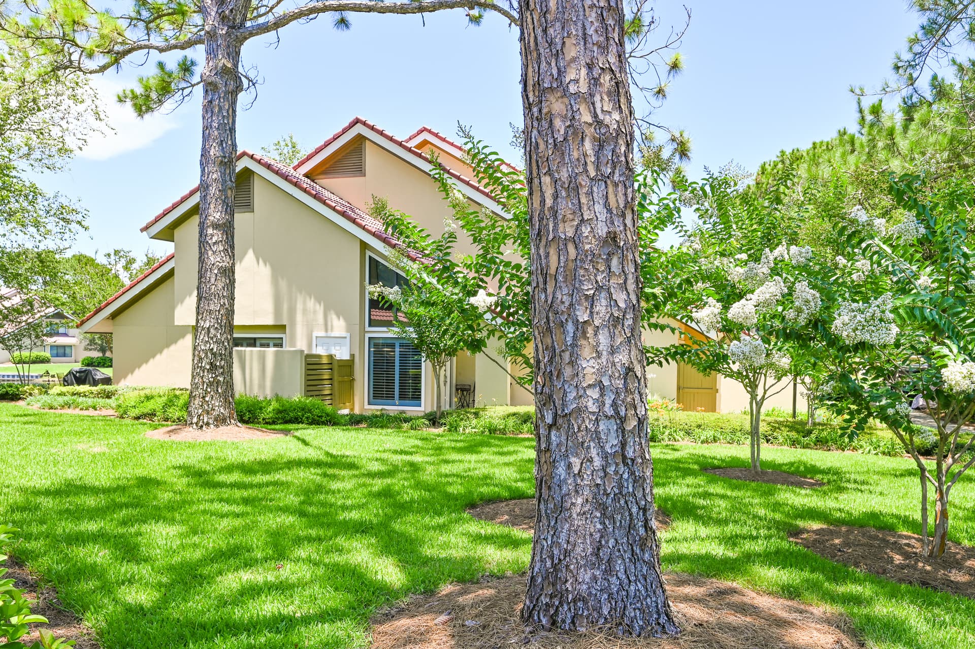 Lakefront Residence - Image 2