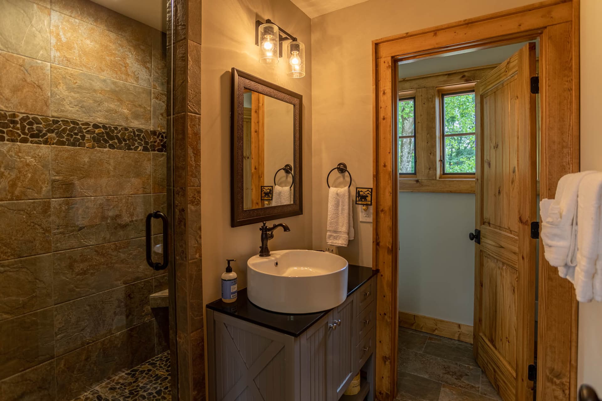 Bear Tracks at Eagles Nest - Image 22