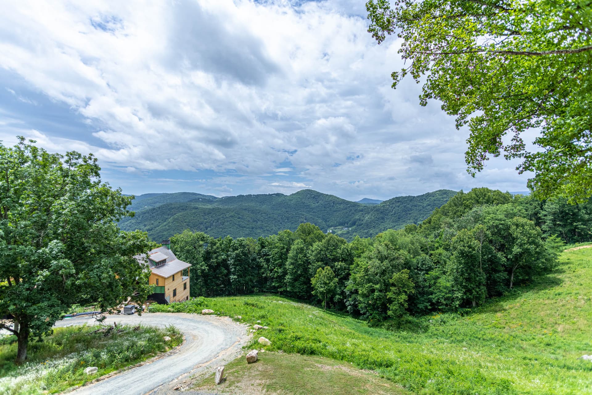 Bear Tracks at Eagles Nest - Image 36