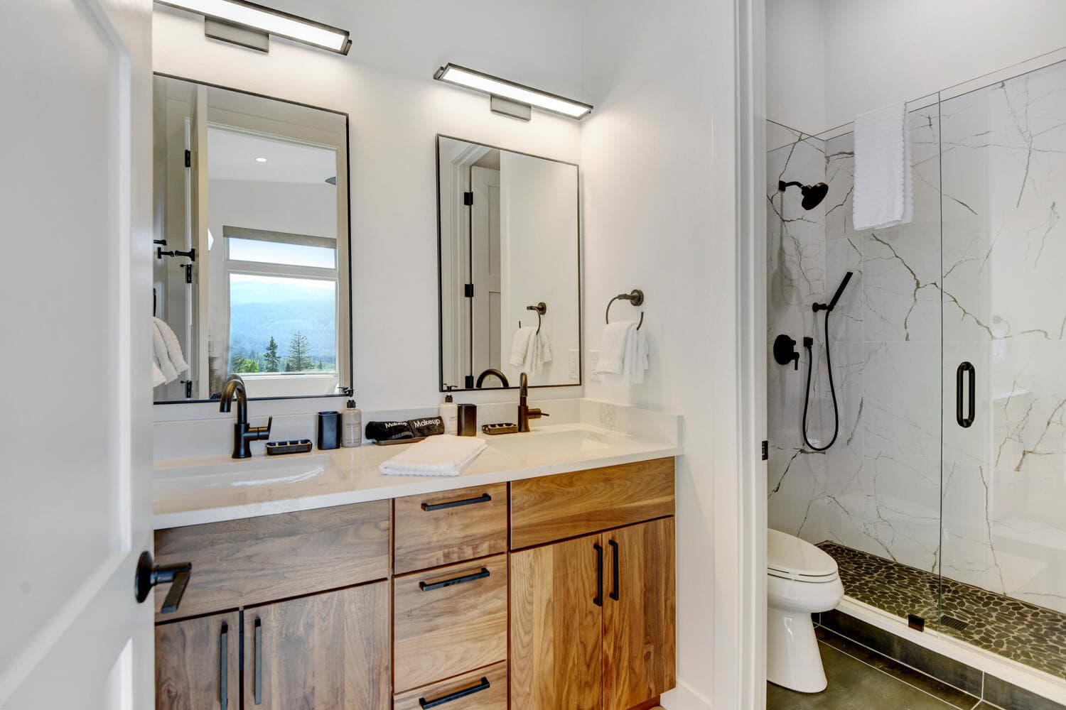 Bear Trail Chalet #411 - Image 30