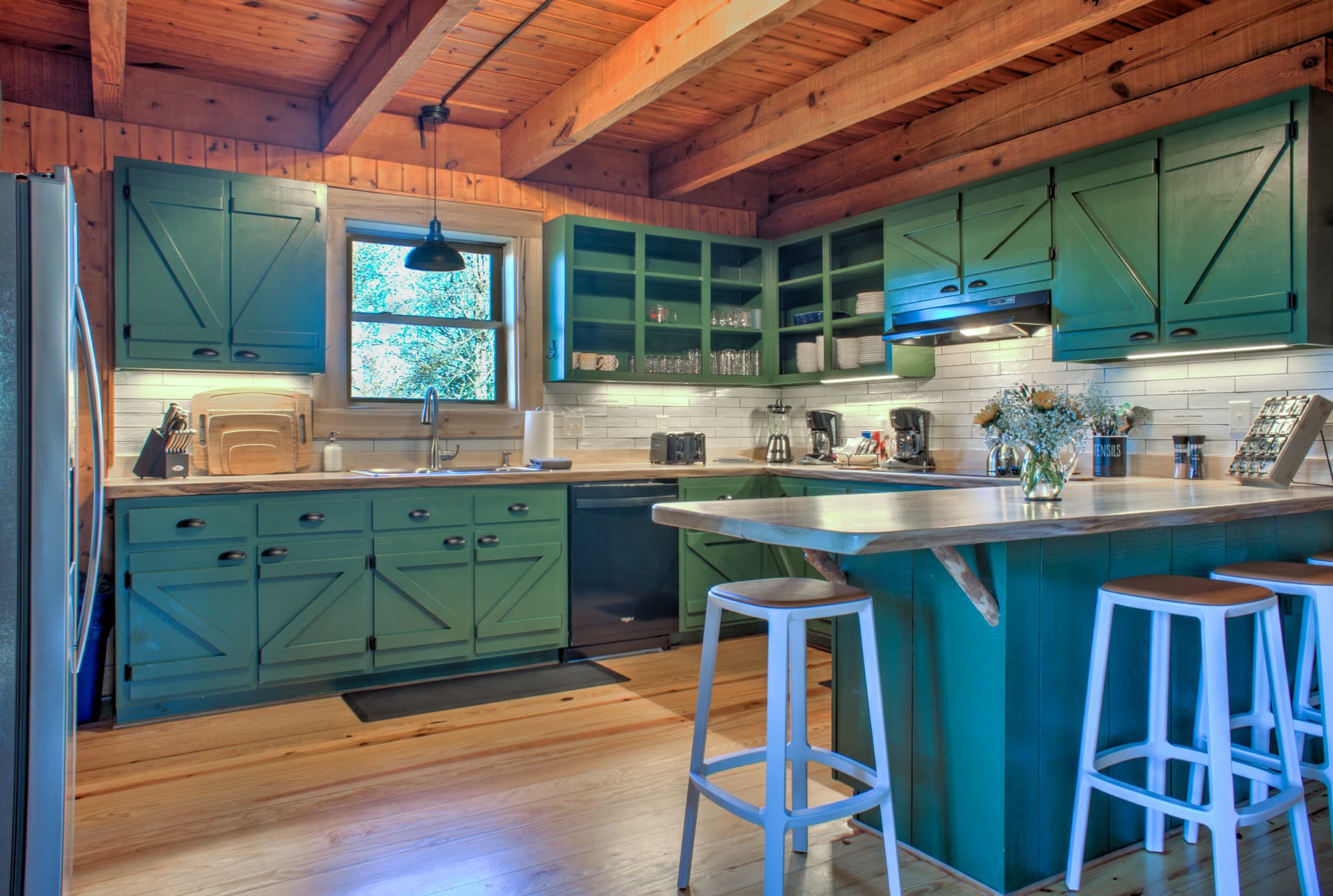 Bearwallow Lodge - Image 5