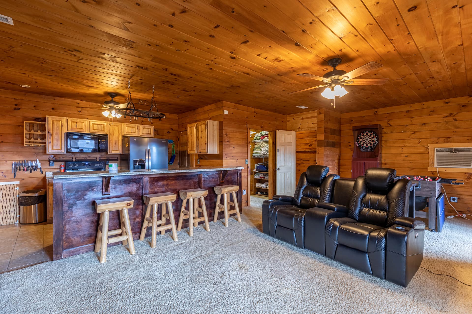 Beary Relaxing Cabin - Image 5